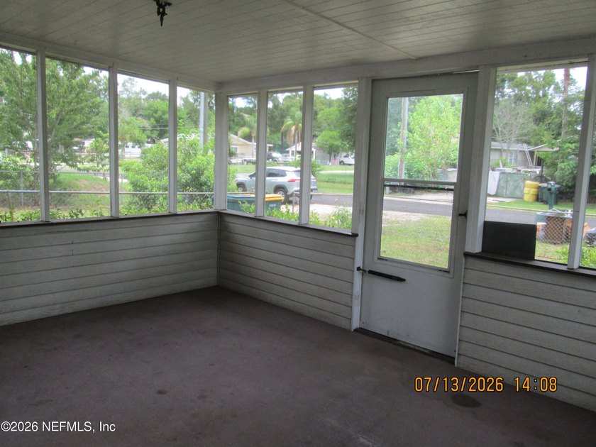 Like living in the country, this mobile home with a detached - photo 8