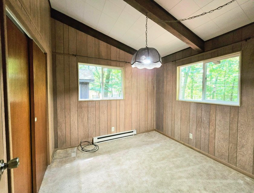 Escape to the hills in this adorable 2 bedroom/1 bath cabin in - photo 18