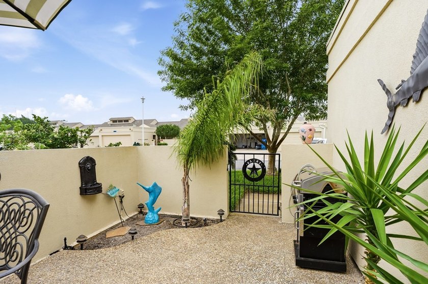 This Beautiful home comes fully furnished and decorated - MOVE - photo 5