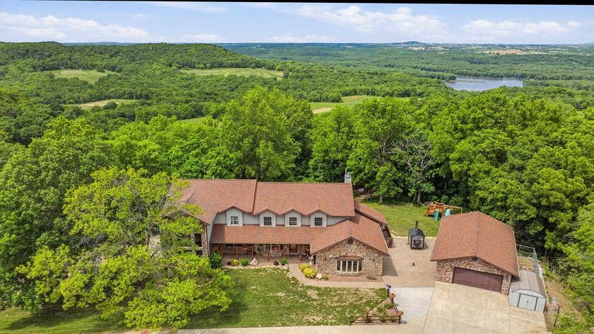 A rare opportunity awaits at 1763 Saint Catherine's Road in - photo 2