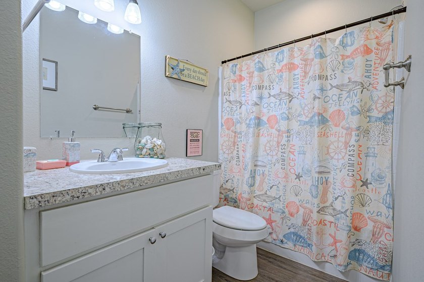 Turnkey Income-Producing Coastal Cottage | STR Allowed | Fully - photo 6