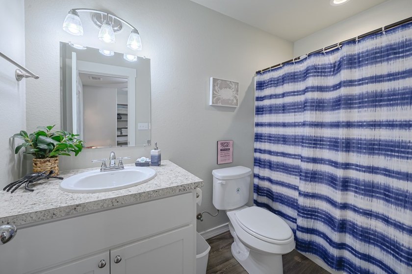 Turnkey Income-Producing Coastal Cottage | STR Allowed | Fully - photo 9
