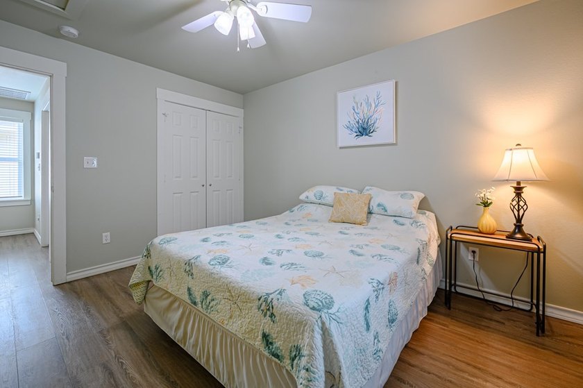 Turnkey Income-Producing Coastal Cottage | STR Allowed | Fully - photo 10