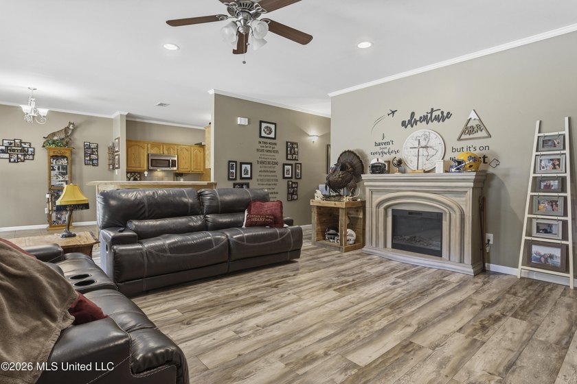 Enjoy the perfect blend of privacy and convenience with this - photo 9