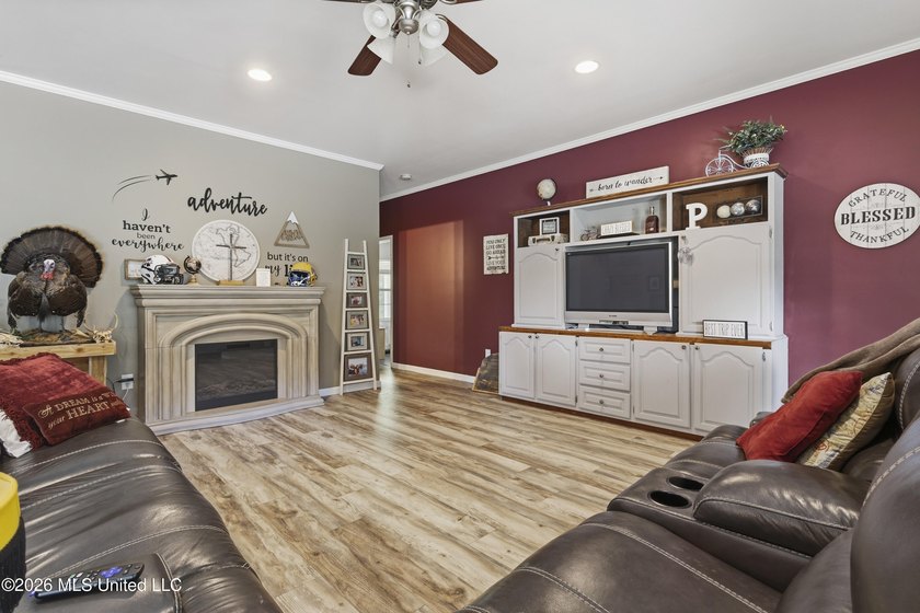 Enjoy the perfect blend of privacy and convenience with this - photo 10