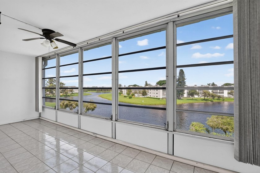 Welcome to this bright 2 bedroom, 1.5 bath condo on the top - photo 10