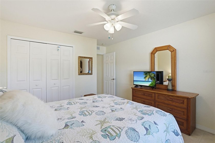 Discover exceptional space, comfort, and flexibility in this - photo 22