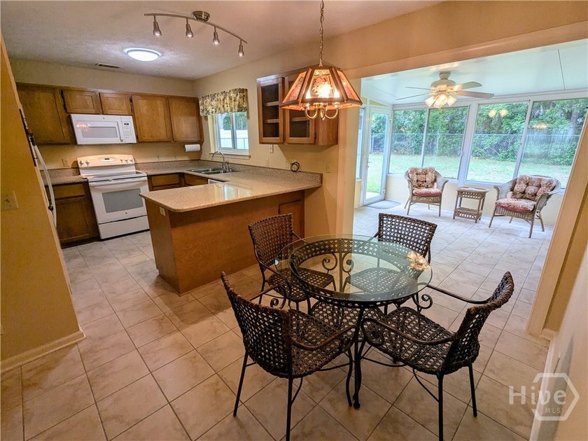 Welcome to 239 Bordeaux Ln! This handsome all brick home has - photo 8