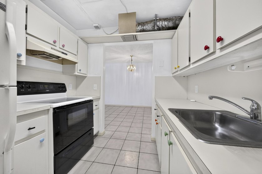 Welcome to this one-bedroom, one-and-a-half-bath condominium in - photo 10