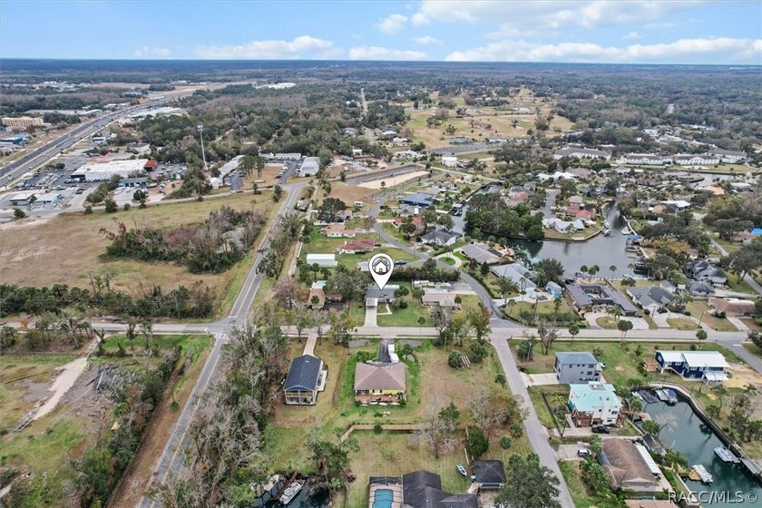 This beautifully remodeled home is right in the HEART of golf - photo 2