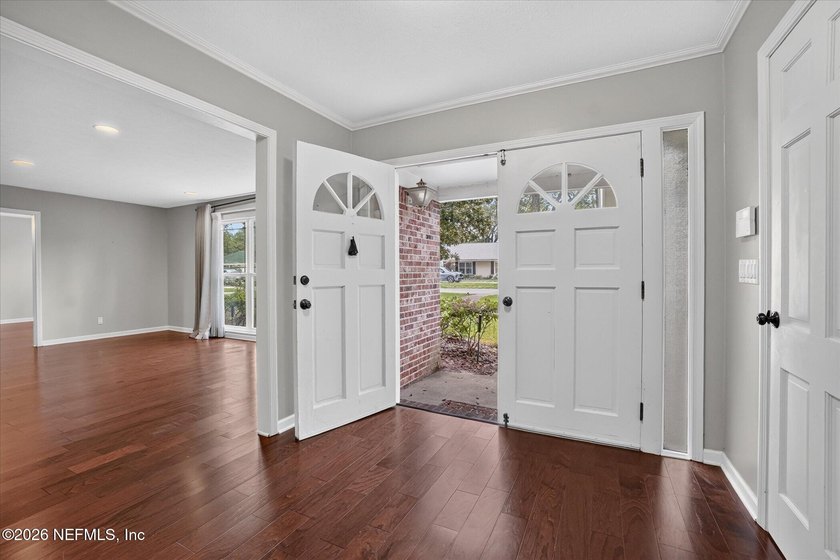 Villa San Jose charmer at 8677 San Servera Drive W! This roomy 3 - photo 8
