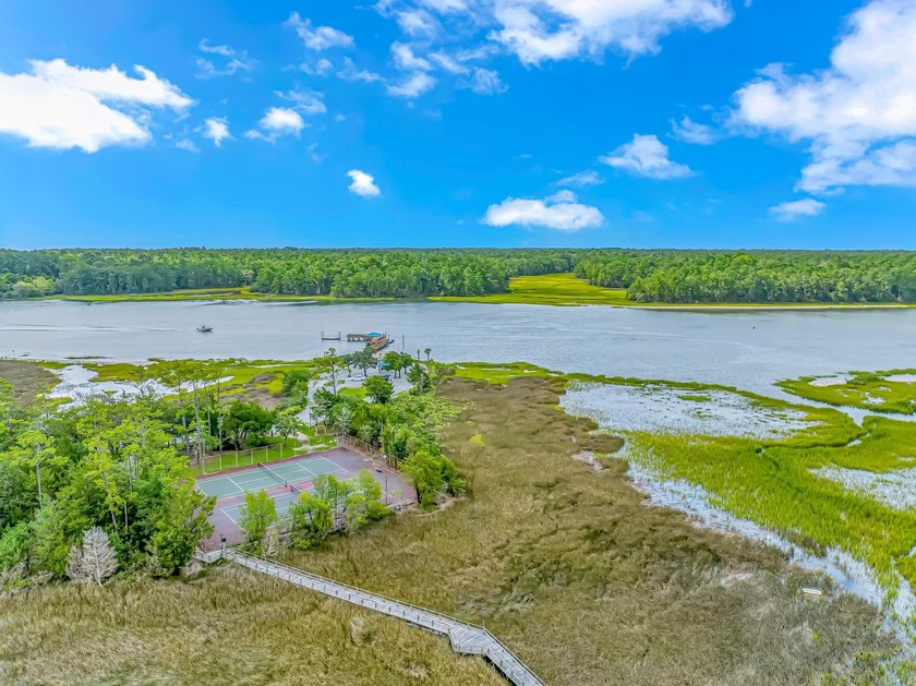 Charming 2-bedroom, 3-bath ranch situated on a corner homesite - photo 36