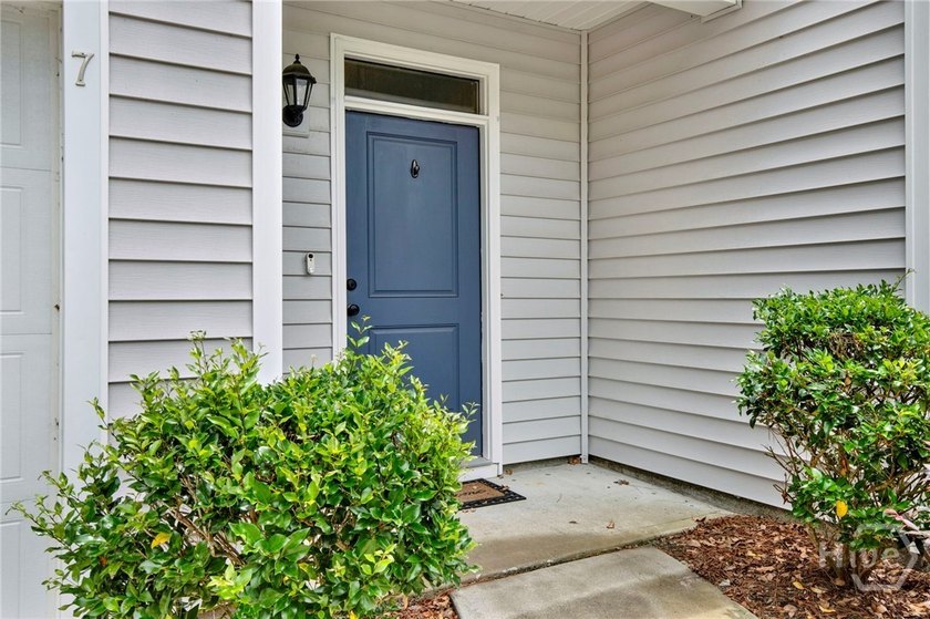 Seller offering $5,000 towards buyer's closing costs! Modern - photo 3