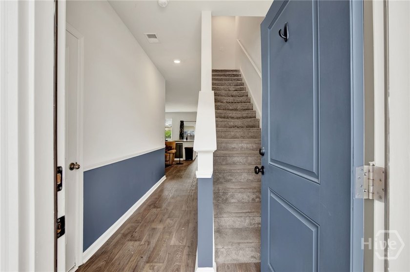 Seller offering $5,000 towards buyer's closing costs! Modern - photo 4