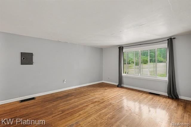 Welcome to your own lakeside oasis! This beautifully updated - photo 7