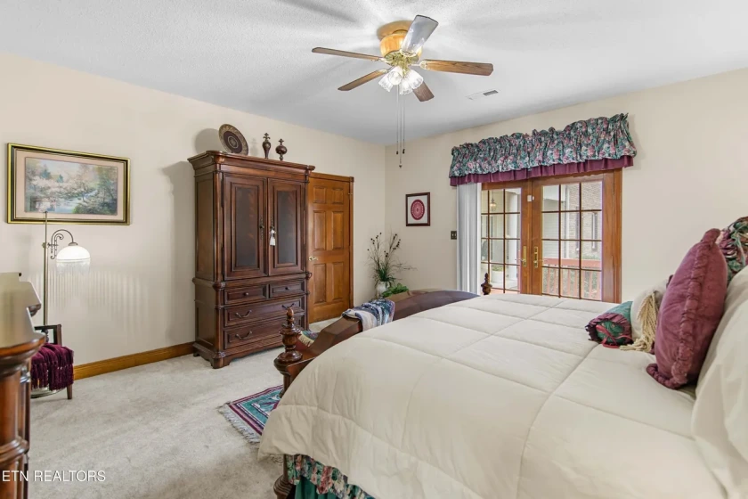 PRICE IMPROVEMENT. Lovely Legacy Estate Home on 2 Acres - photo 16