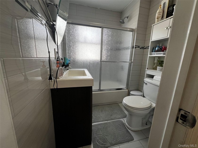 Welcome to this beautifully maintained and move-in ready - photo 20