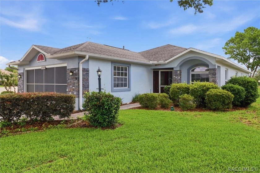 Welcome to refined Florida living in the highly sought-after - photo 2
