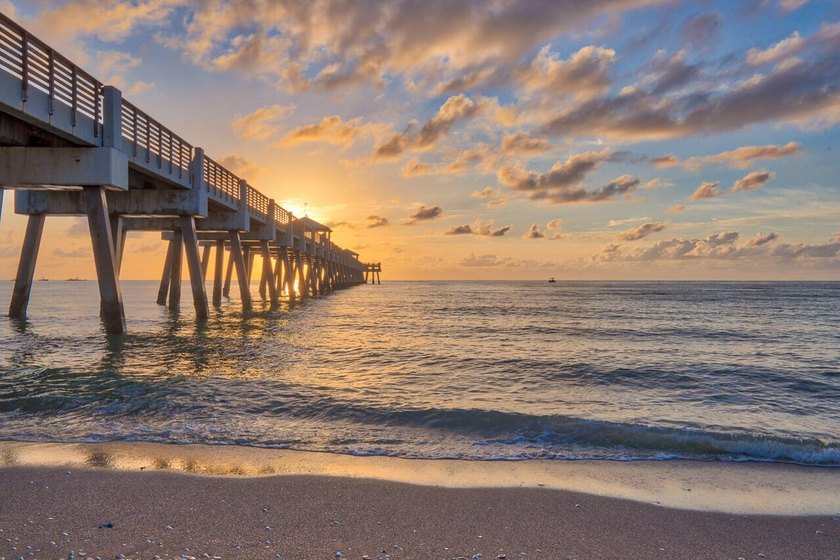 Location, Location, Location! Enjoy coastal living in this - photo 23
