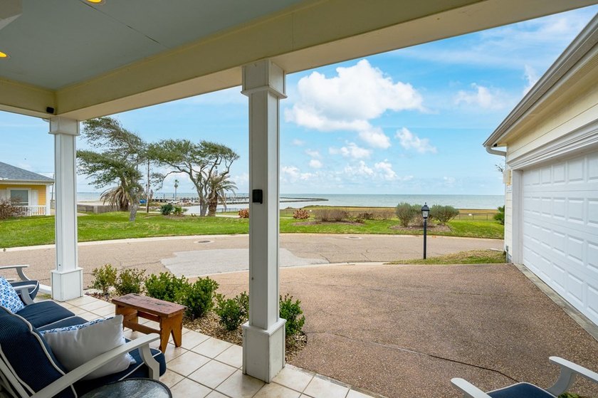 Immaculate single-story home located in the highly sought-after - photo 4