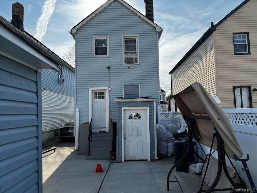 Welcome to this beautifully maintained and move-in ready - photo 25