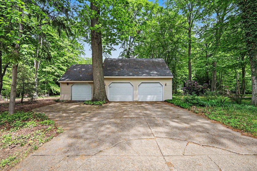 Welcome home to Merrigold Woods! This ideal location is just - photo 26