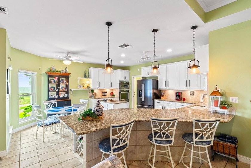 Immaculate single-story home located in the highly sought-after - photo 9