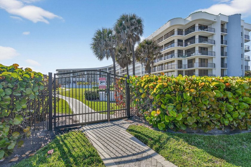 Location, Location, Location! Enjoy coastal living in this - photo 31