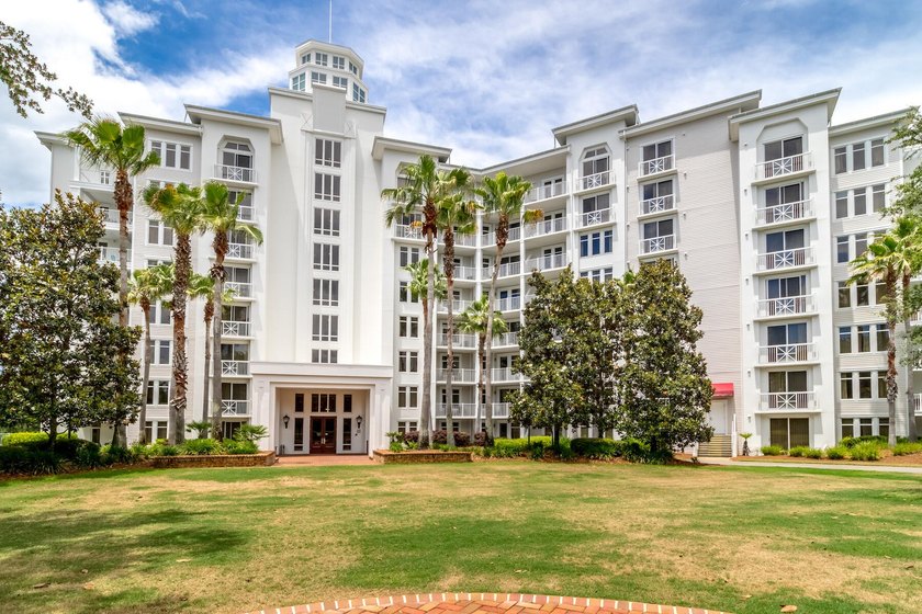Experience the epitome of coastal luxury in this stunning - photo 11