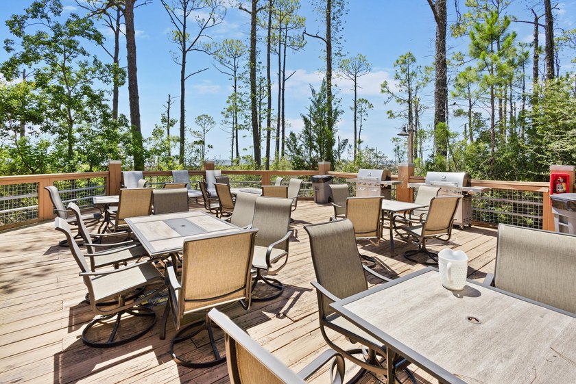 Experience the epitome of coastal luxury in this stunning - photo 17
