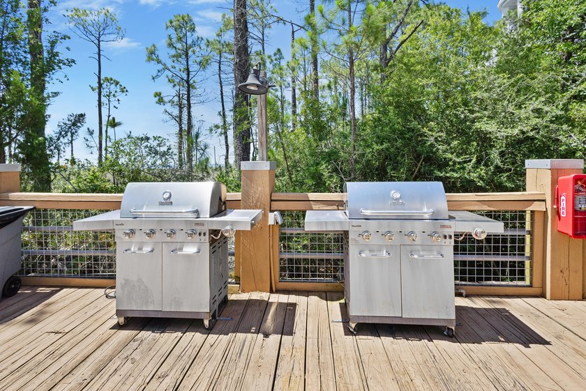 Experience the epitome of coastal luxury in this stunning - photo 18