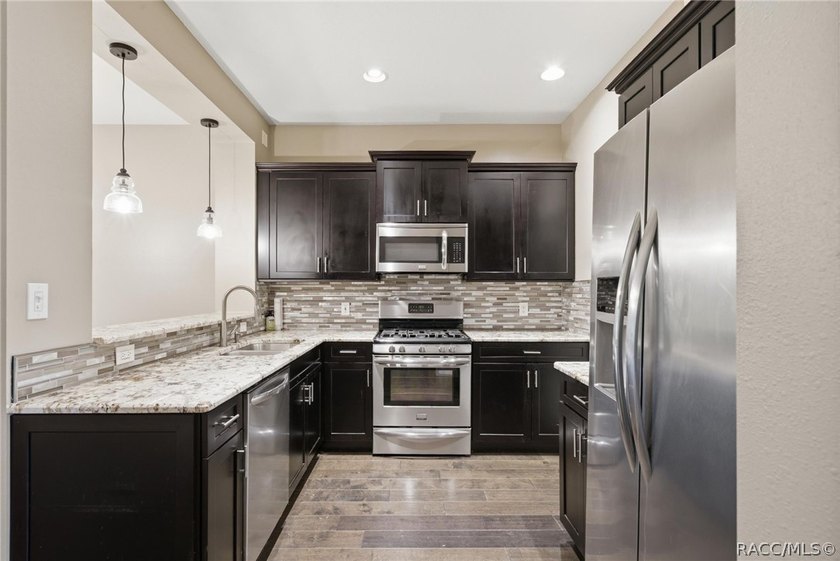 Welcome to maintenance-free living in one of Citrus County's - photo 8
