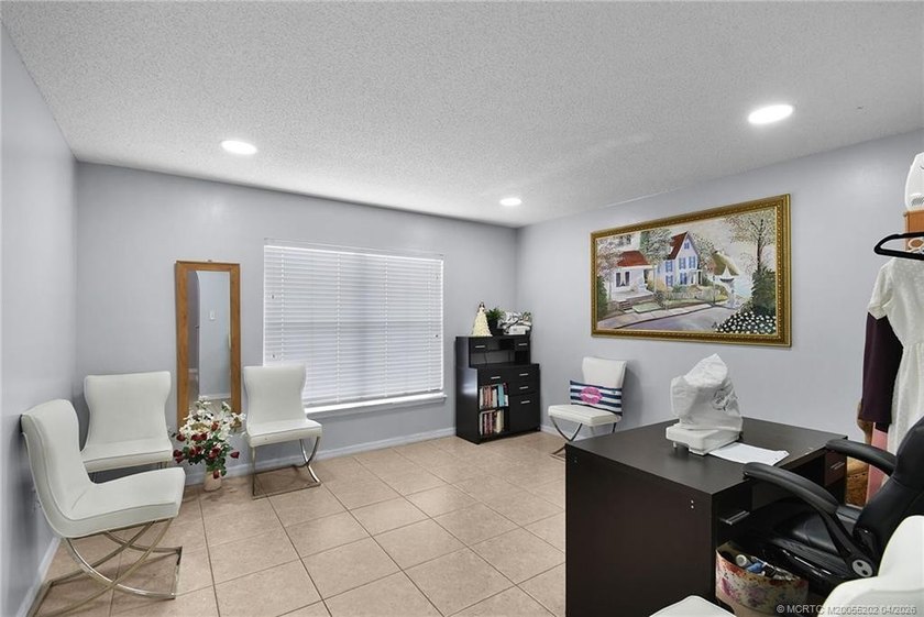 Welcome to this 2002 year built home offering 4 bedrooms and 2.5 - photo 6