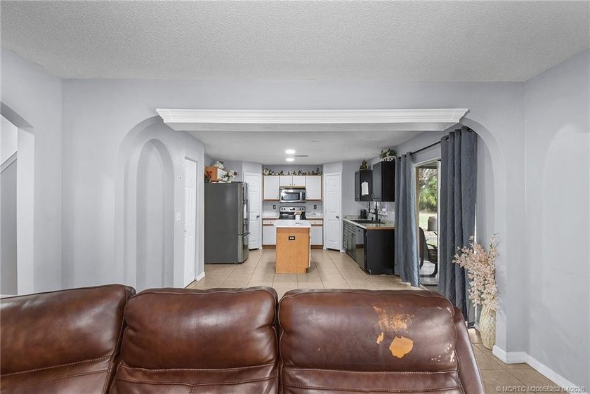 Welcome to this 2002 year built home offering 4 bedrooms and 2.5 - photo 9