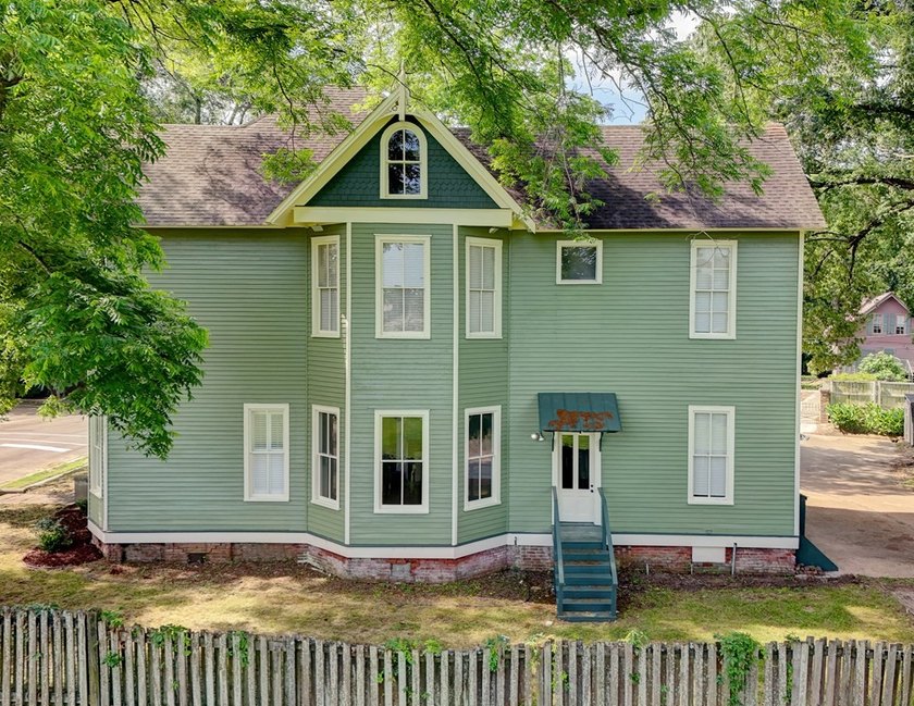 Seller is offering a $5000 credit towards the buyer's closing - photo 40