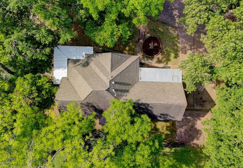 Seller is offering a $5000 credit towards the buyer's closing - photo 42
