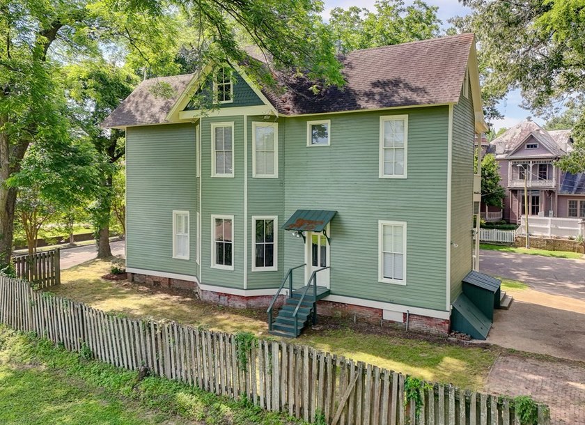 Seller is offering a $5000 credit towards the buyer's closing - photo 45