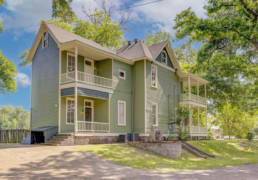 Seller is offering a $5000 credit towards the buyer's closing - photo 50