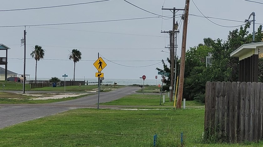 Two great high and dry lots, one on the corner, with a wonderful - photo 4