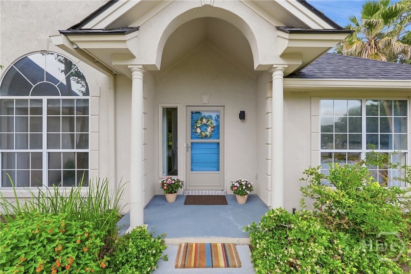 This modern, updated home on Whitemarsh Island is a true - photo 3