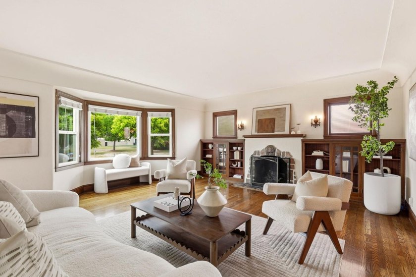 Discover 2 incredible home for less than the price of one! This - photo 4