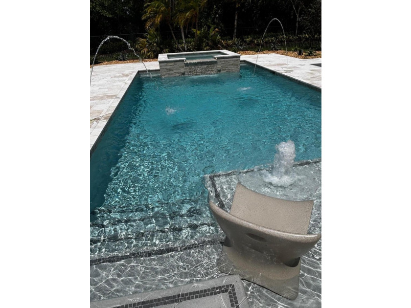 Enjoy total privacy in your own magnificent resort-style - photo 11