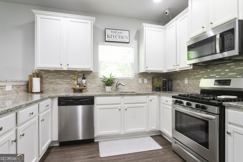 Welcome to this beautifully maintained home in the desirable - photo 12