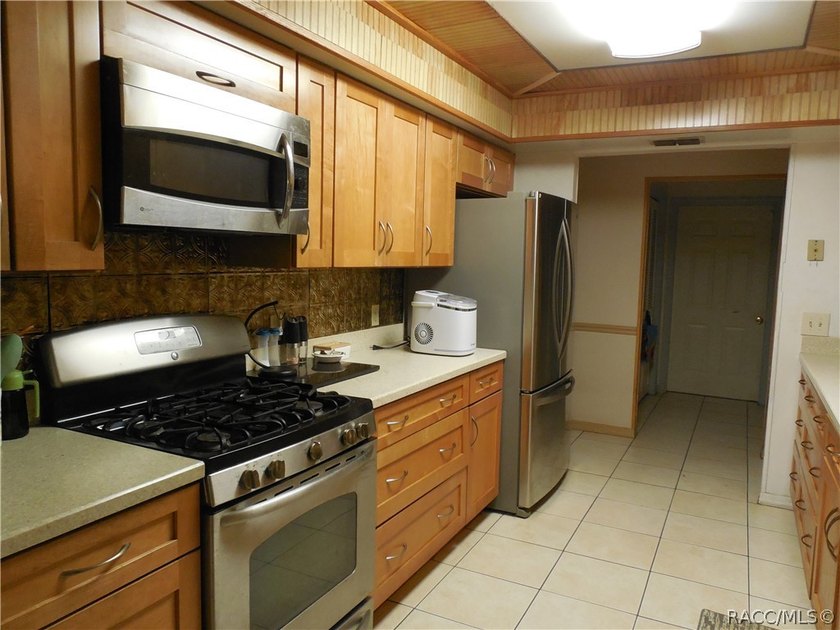 GREAT INVESTMENT OPPORTUNITY....This 3/2 home has an *in -law* - photo 5