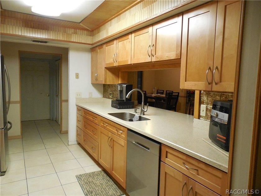GREAT INVESTMENT OPPORTUNITY....This 3/2 home has an *in -law* - photo 6