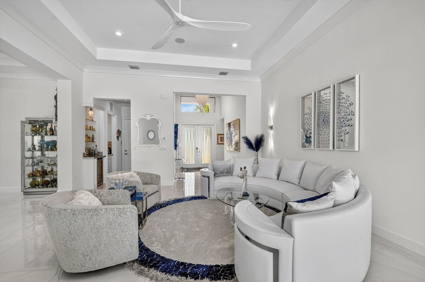 Enjoy total privacy in your own magnificent resort-style - photo 17