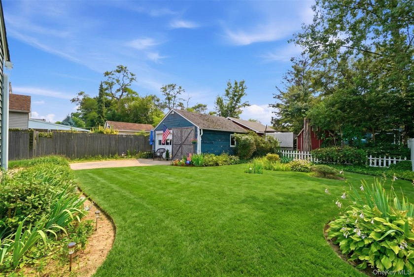 Unique Home in Lindy Village with Partial Dormer. Make This Your - photo 25