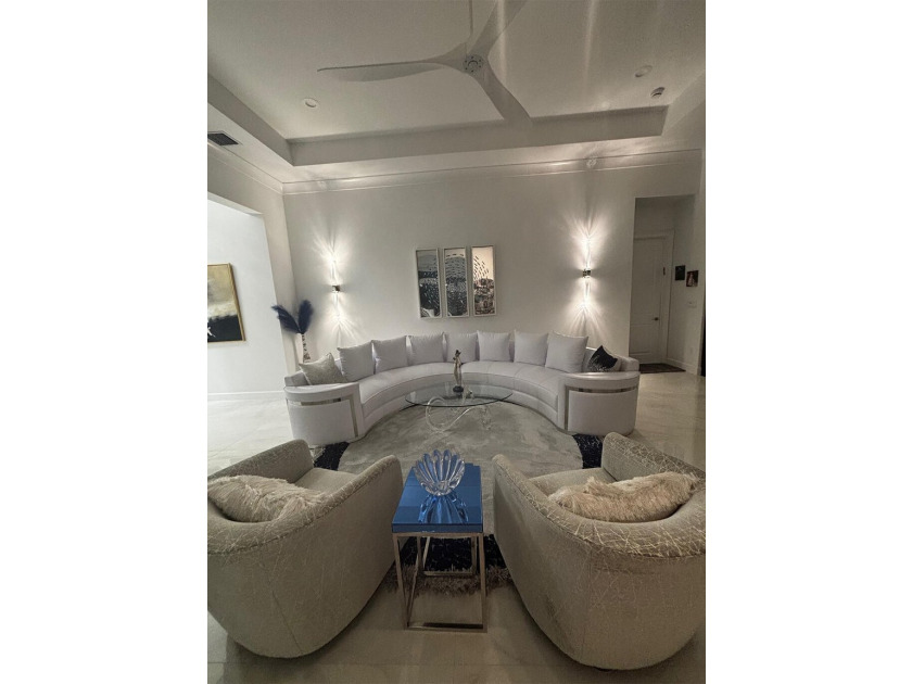 Enjoy total privacy in your own magnificent resort-style - photo 42