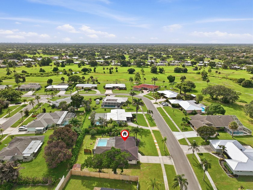 Welcome to this beautifully maintained 4-bedroom, 2-bath, 2-car - photo 2