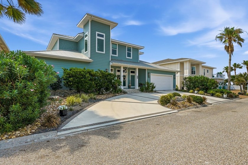 Experience an unbelievable view from this exceptional home in a - photo 2